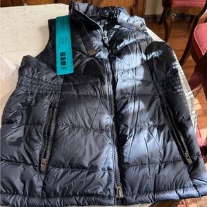 Ladies Athleta Black Quilted Puffer Vest